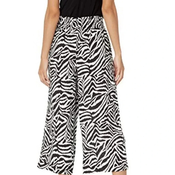 Jessica Simpson Size XS Gardenia Etched Zebra Cropped Pants. New With Tags. - Picture 4 of 6